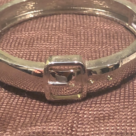Silver buckle bracelet - Picture 3 of 5